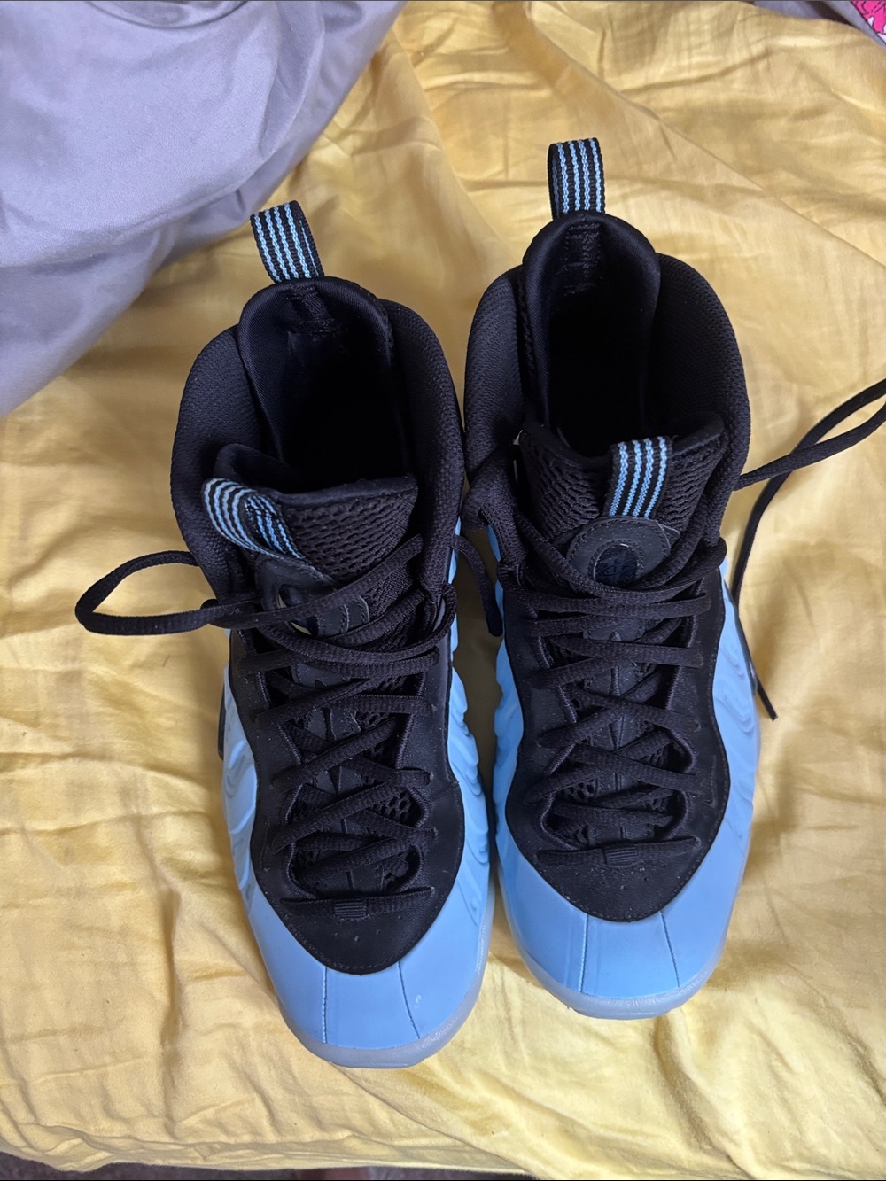 Nike Kids High-Top Sneakers in Black and Light Blue